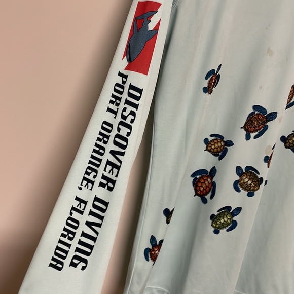 4/$24🦩 SeaFear Shirt - Picture 4 of 9